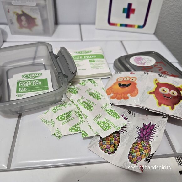 Lot Of 3 TRAVEL First Aid Bandages Boxes. For Purse Tote Diaper Bag Desk Locker. - Picture 6 of 7